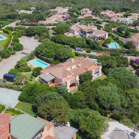 Rosy - Comfort E Piscina Privata A Villa Stintino