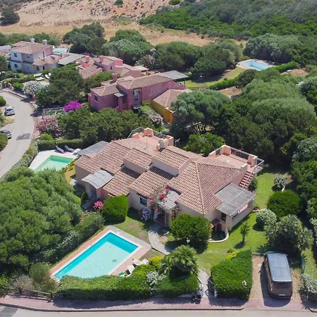 Rosy - Comfort E Piscina Privata A