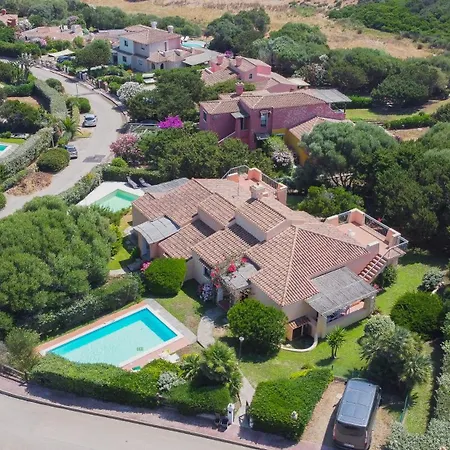 Rosy - Comfort E Piscina Privata By Host Hero Villa Stintino